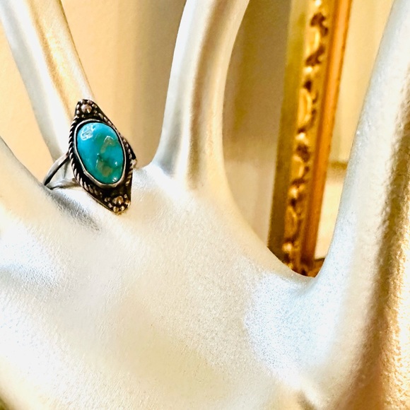 Vintage Sterling Silver Turquoise Ring - Picture 1 of 16